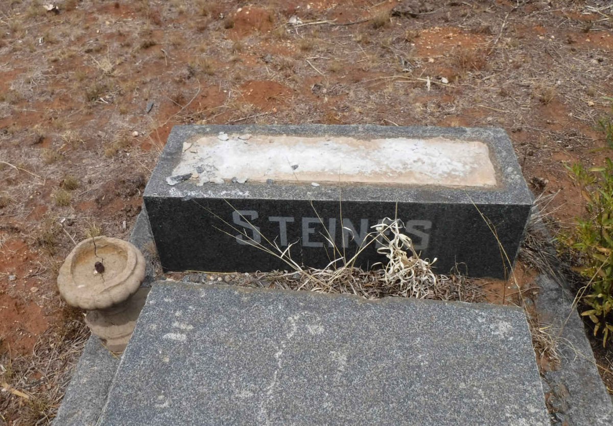 STEINES ?
