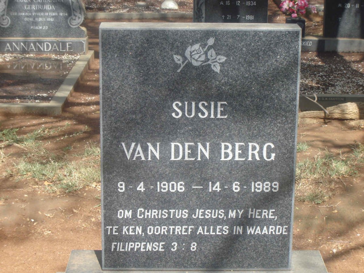 BERG Susie VAN DEN