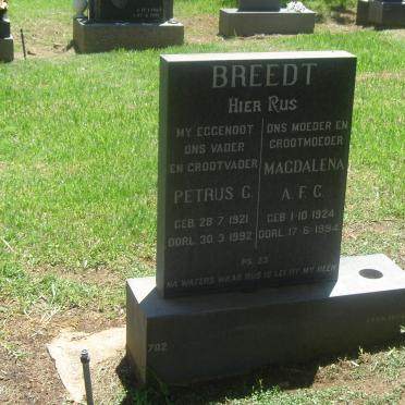 BREEDT Petrus G. 1921-1992 &amp; Magdalena A.F.C. 1924-1994