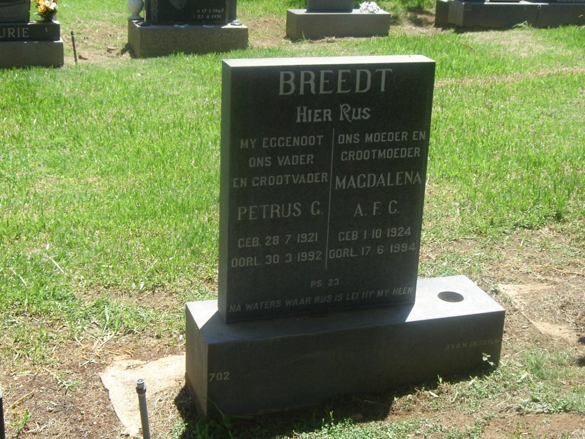 BREEDT Petrus G. 1921-1992 &amp; Magdalena A.F.C. 1924-1994