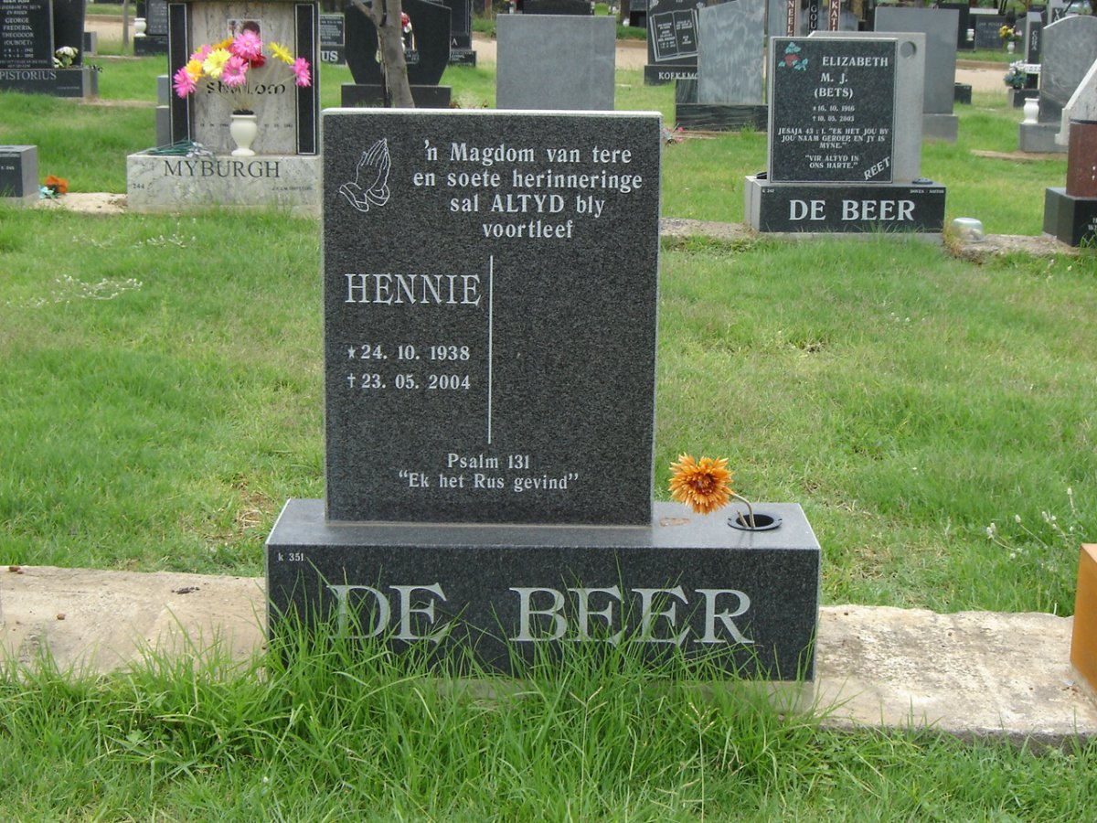 BEER Hennie., de 1938-2004
