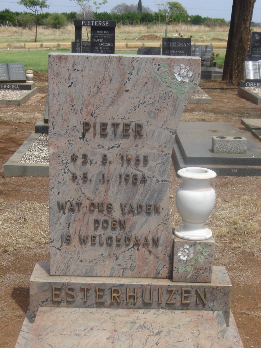ESTERHUIZEN Pieter 1965-1984