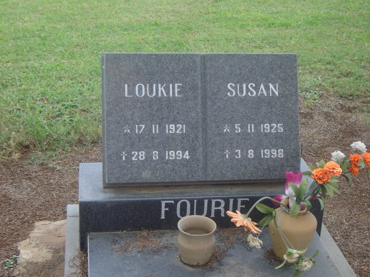 FOURIE Loukie 1921-1994 &amp; Susan 1952-1998