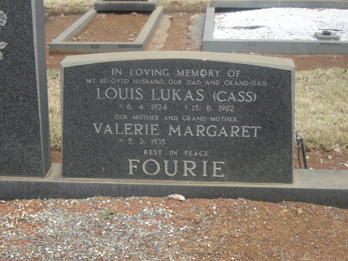 FOURIE Louis Lukas 1924-1982 &amp; Valerie Margaret 1935-
