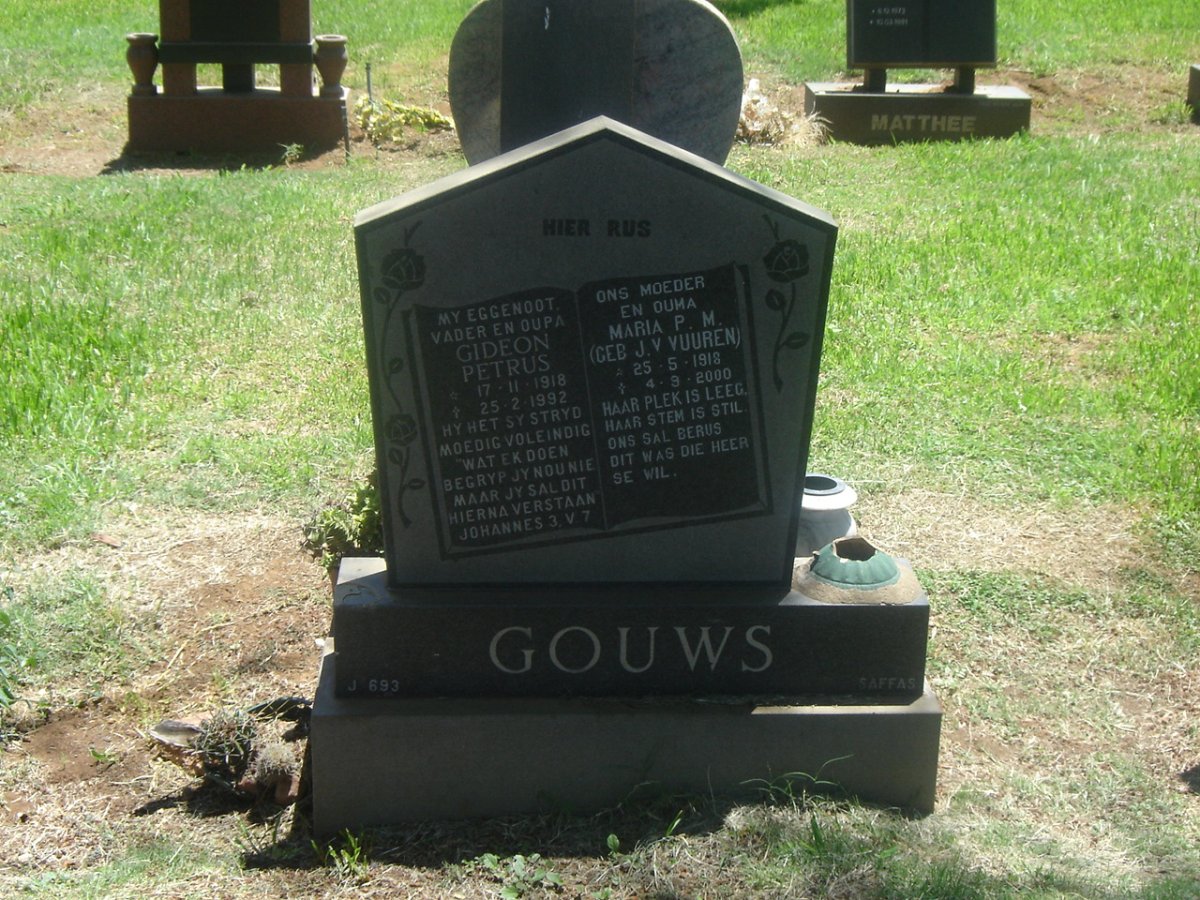 GOUWS Gideon Petrus 1918-1992 &amp; Maria P.M. J.V. VUUREN 1918-2000