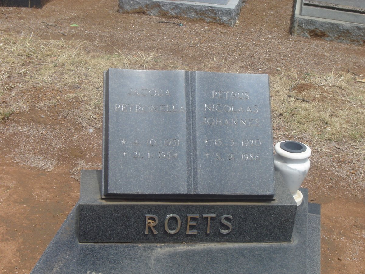 ROETS Petrus Nicolaas Johannes 1920-1986 &amp; Jacoba Petronella 1931-1984