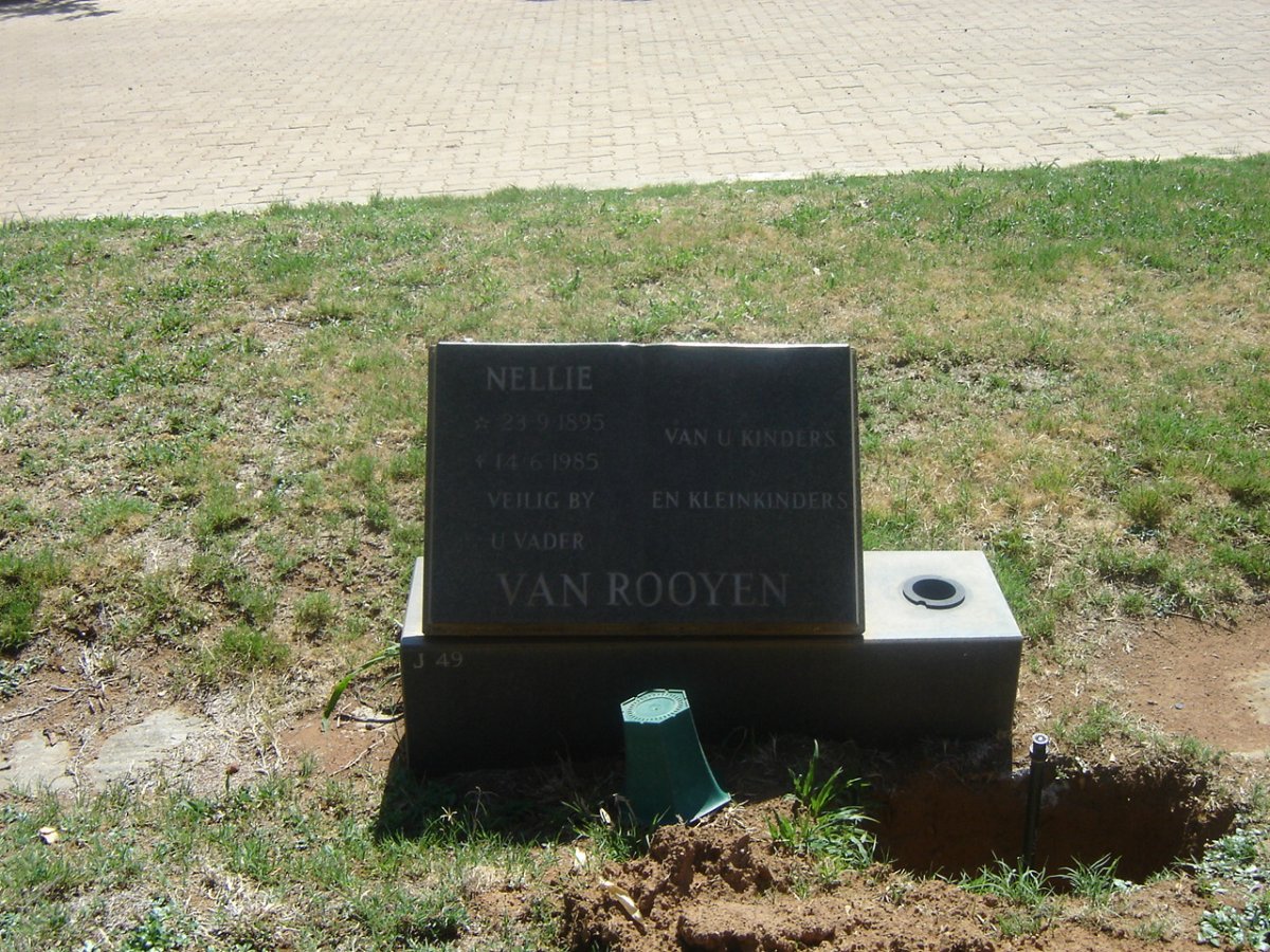 ROOYEN Nellie, van 1895-1985