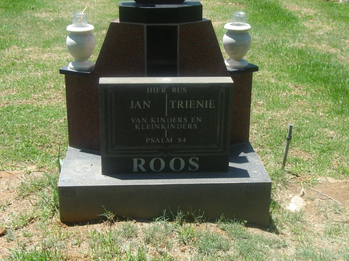 ROOS Jan &amp; Trienie