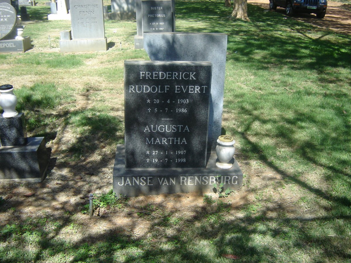 RENSBURG Frederick Rudolf Evert, Janse van 1903-1986 &amp; Augusta Martha 1907-1998