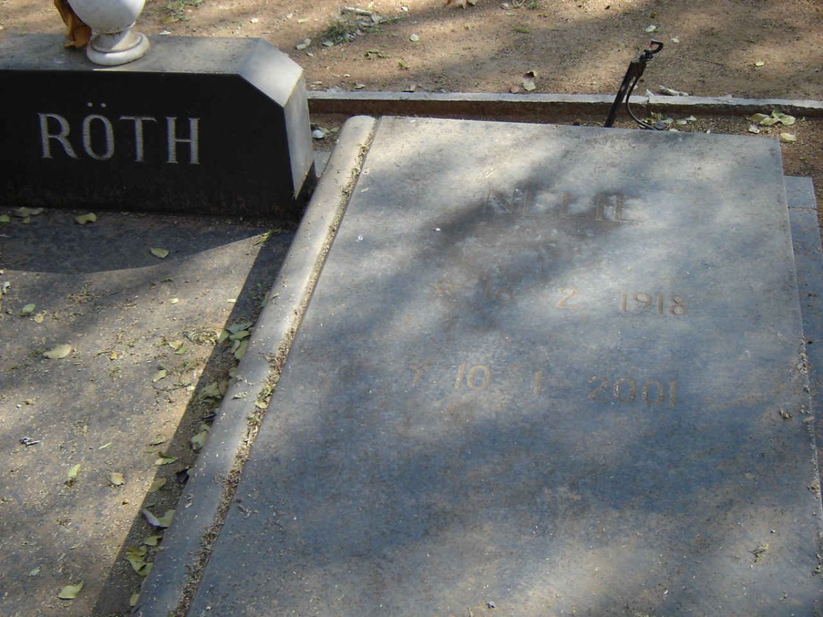 ROTH Nelie