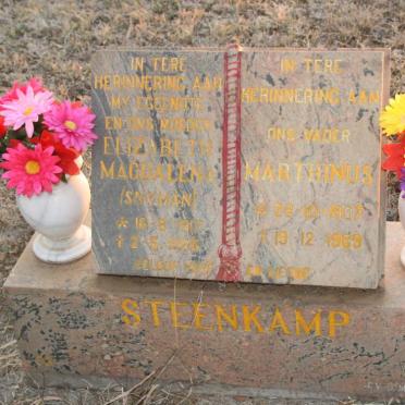 STEENKAMP Marthinus 1907-1969 & Elizabeth Magdalena SNYMAN 1917-19?5