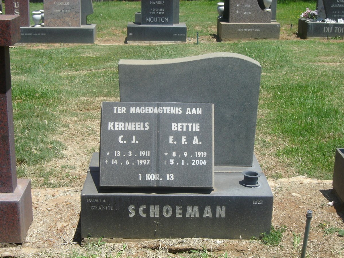SCHOEMAN C.J. 1911-1997 &amp; E.F.A. 1919-2006