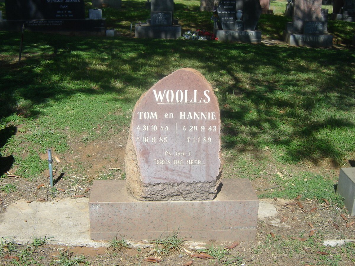WOOLLS Tom 1944-1985 &amp; Hannie 1943-1989