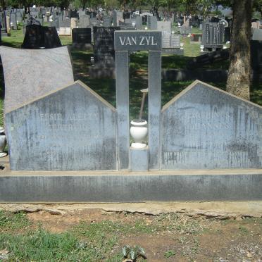 ZYL Marthinus Johannes, van 1917-1985 &amp; Elsie Aletta Gertuida VAN DER WESTHUISEN 19?4-