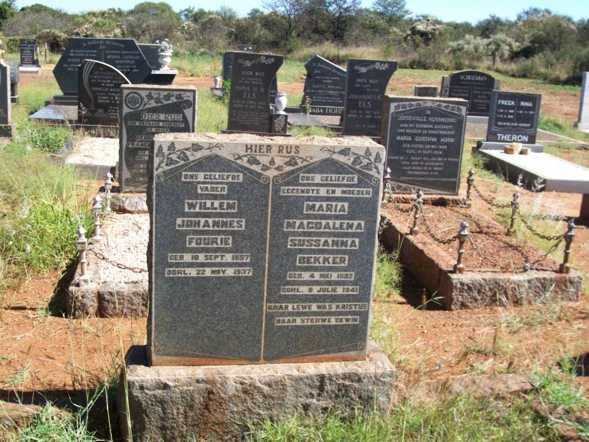 FOURIE Willem Johannes 18?7-1937 &amp; Maria Magdalena Sussanna BEKKER 1892-1941