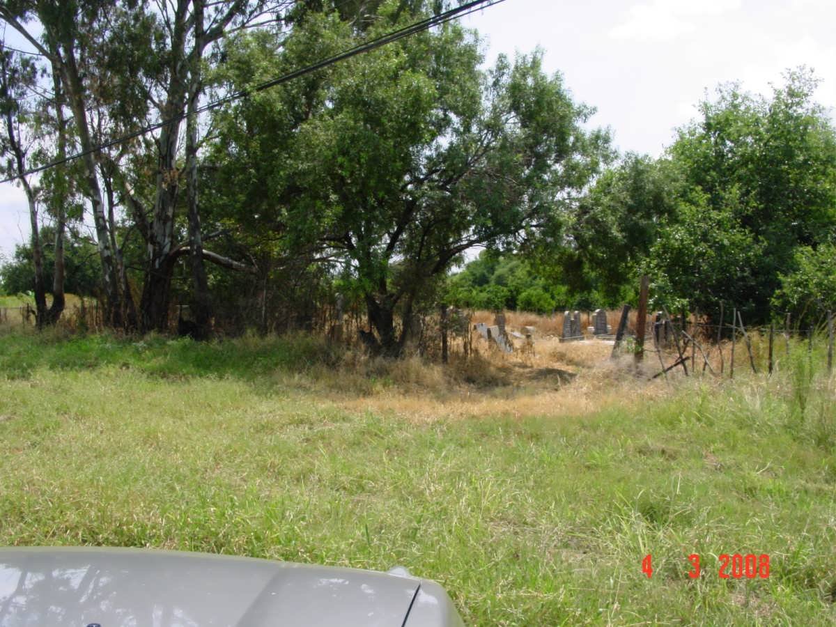 1. Overview and entrance to cemetery