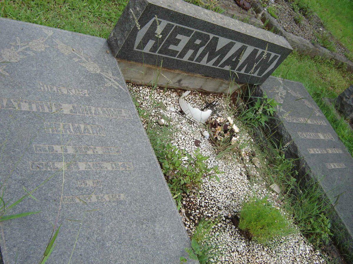 HERMANN Matthys Johannes 18??-1943 &amp; Cornelia Hester RAS 1887-1973