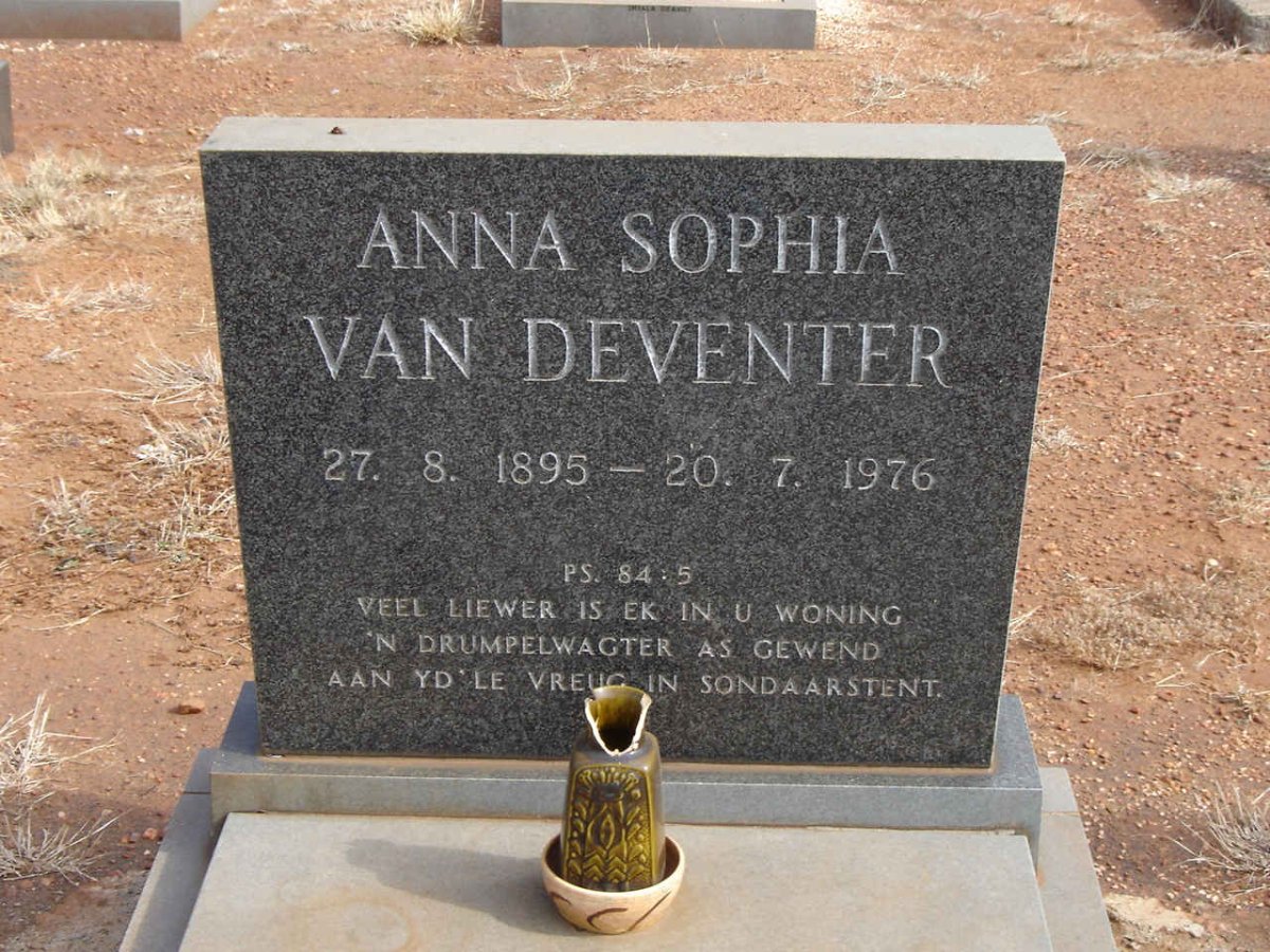 DEVENTER Anna Sophia, van 1995-1976