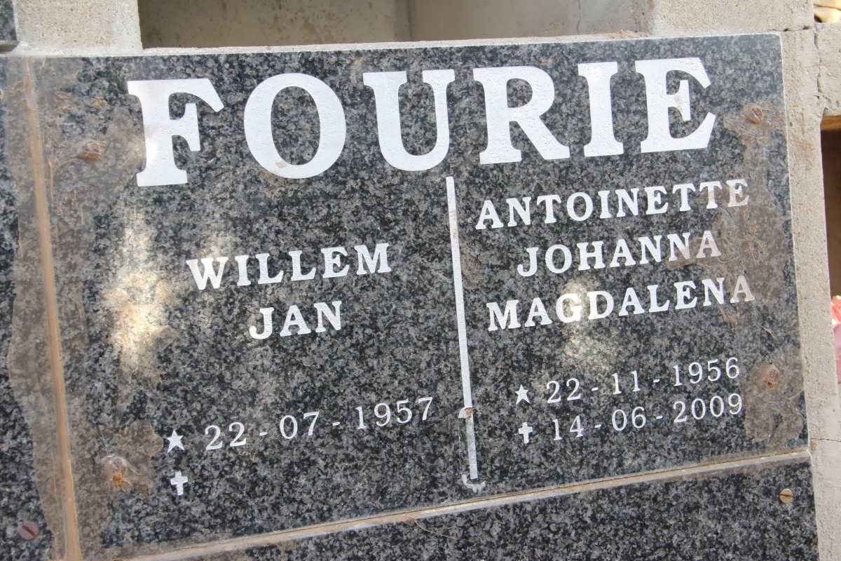 FOURIE Willem Jan 1957 &amp; Antoinette Johanna Magdalena 1956-2009