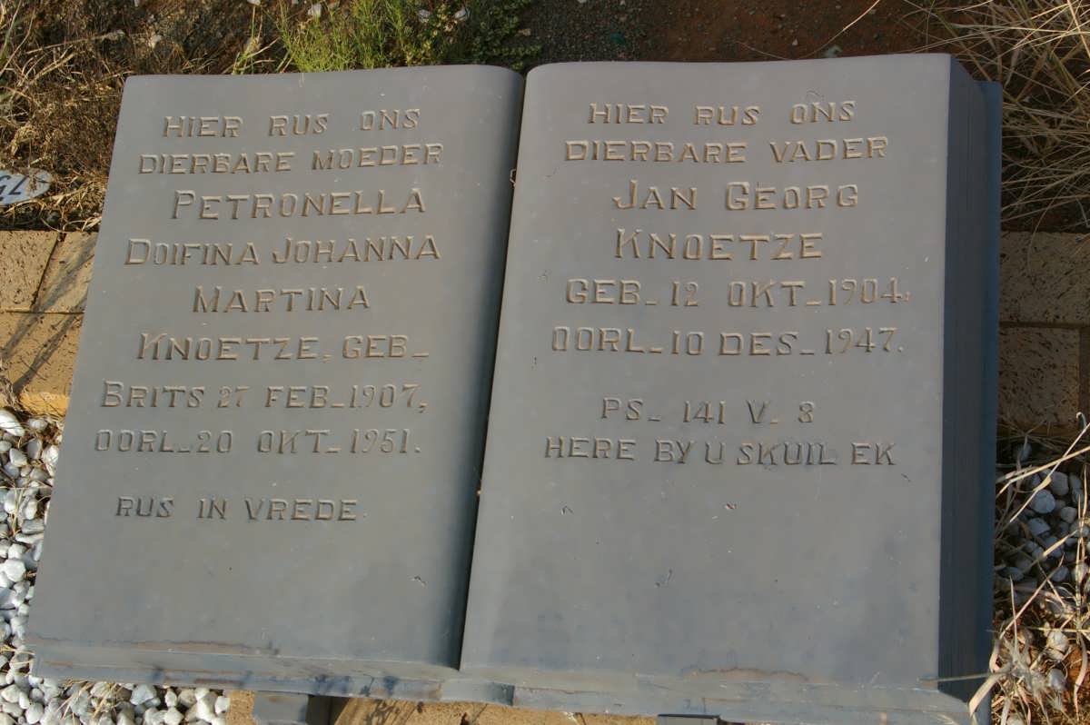 KNOETZE Jan Georg 1904-1947 &amp; Petronella Doifina Johanna Martina BRITS 1907-1951