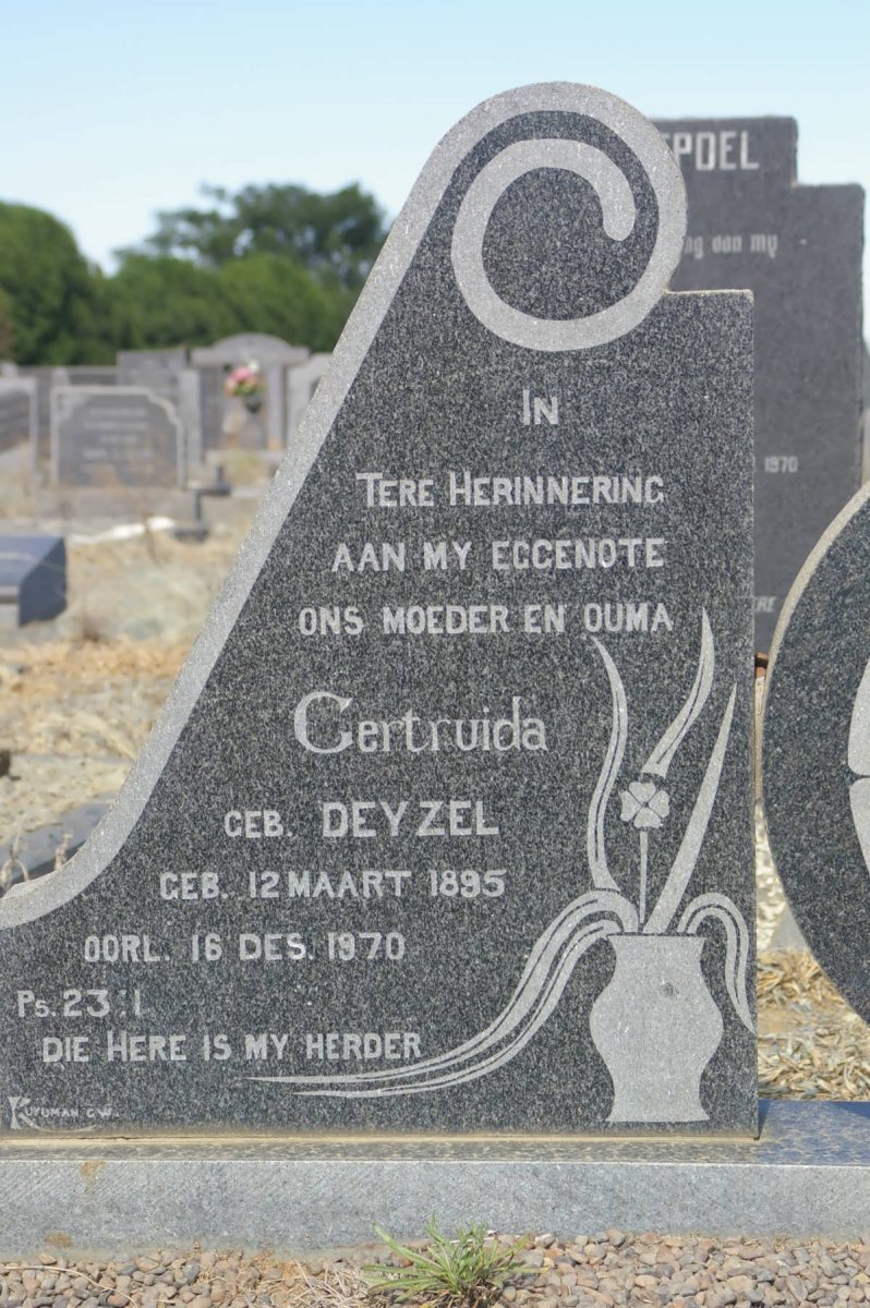 KNOESEN Gertruida nee DEYZEL 1895-1970