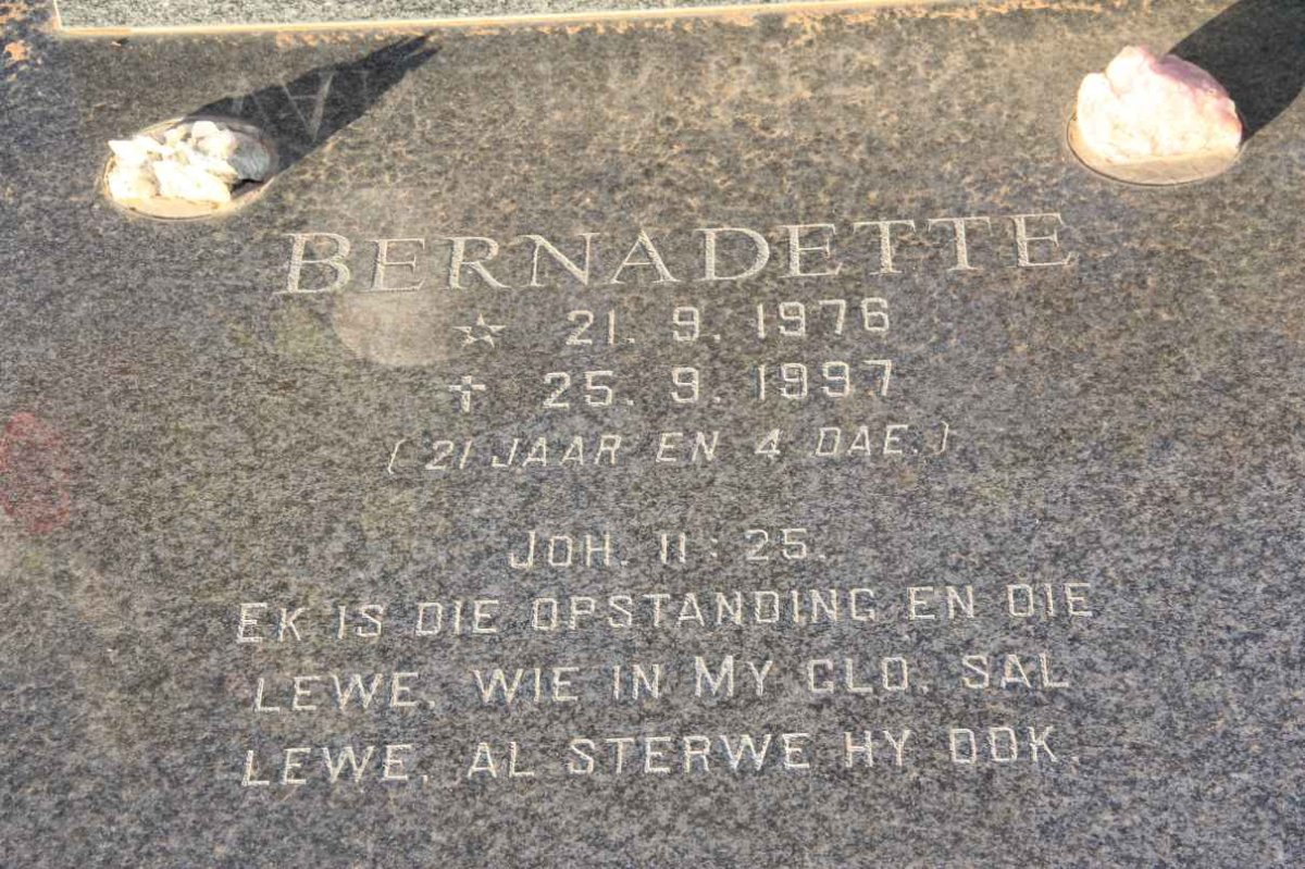 MERWE Bernadette, van der 1976-1997