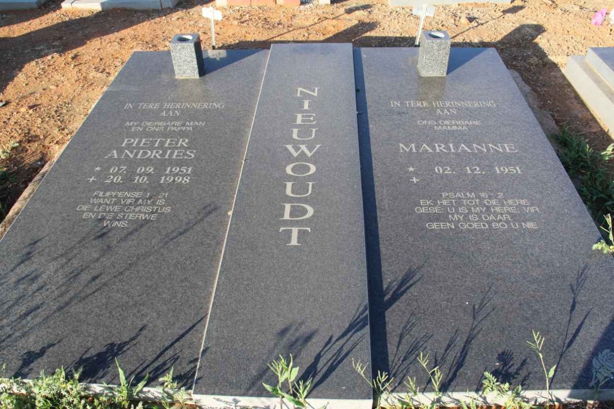 NIEUWOUDT Pieter Andries 1951-1998 &amp; Marianne 1951-