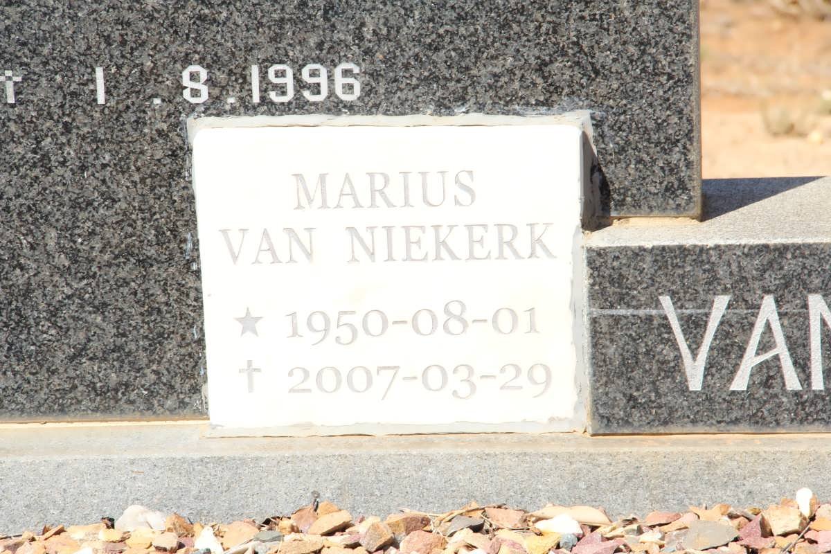 NIEKERK Marius, van 1950-2007