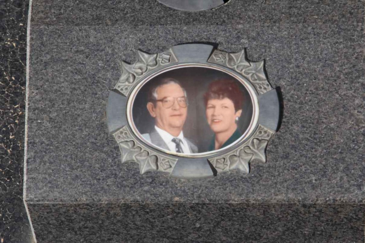NEL Andries Hercules 1946-1995 &amp; Hester Sophia Cecelia GOOSEN 1950-1995