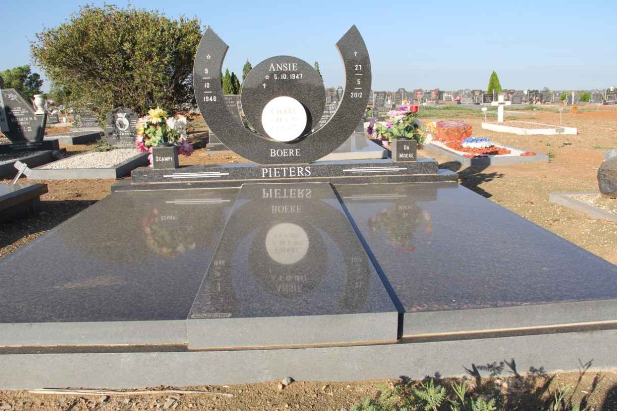 PIETERS Boere 1946-2012 &amp; Ansie 1947- :: PIETERS Charl 1977-2001