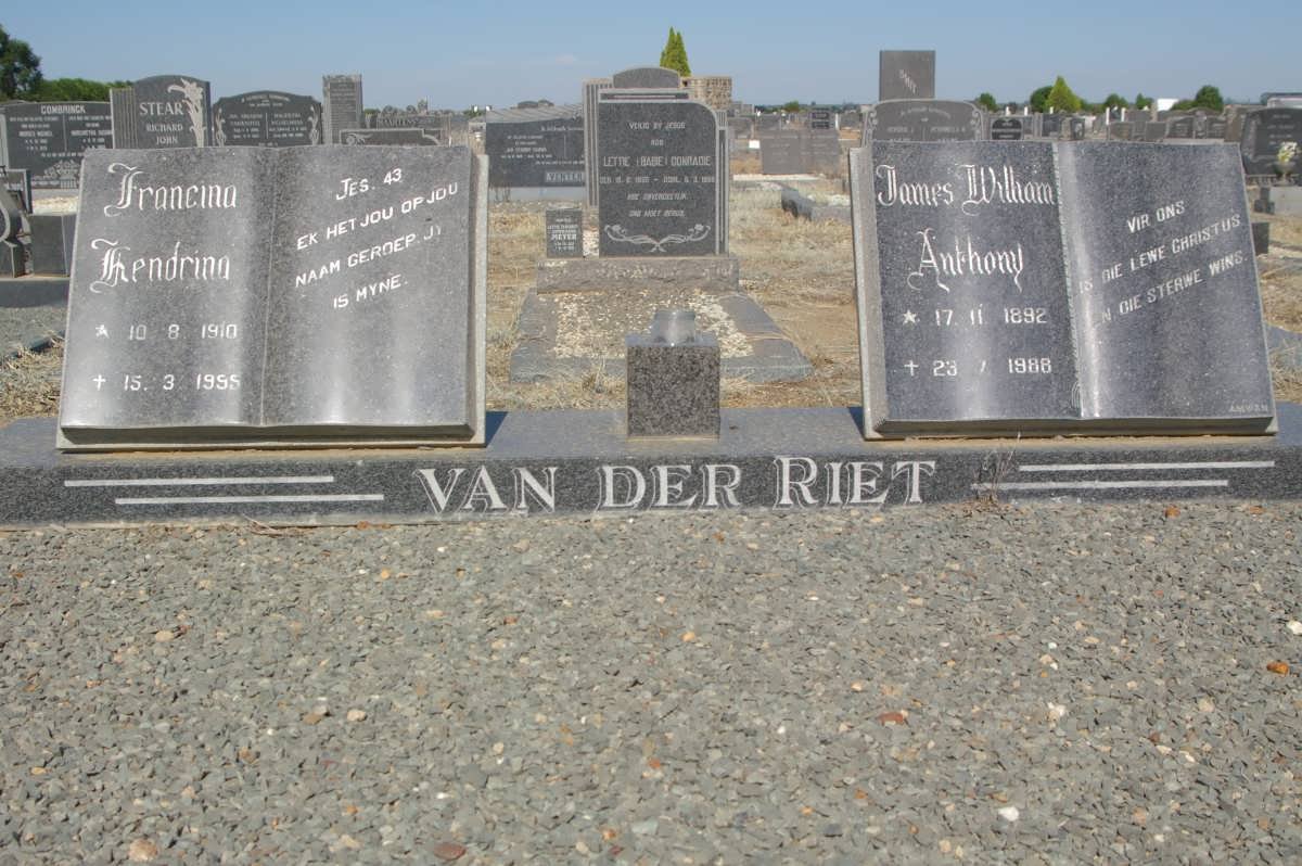 RIET James William Anthony, van der 1892-1988 &amp; Francina Hendrina 1910-1995
