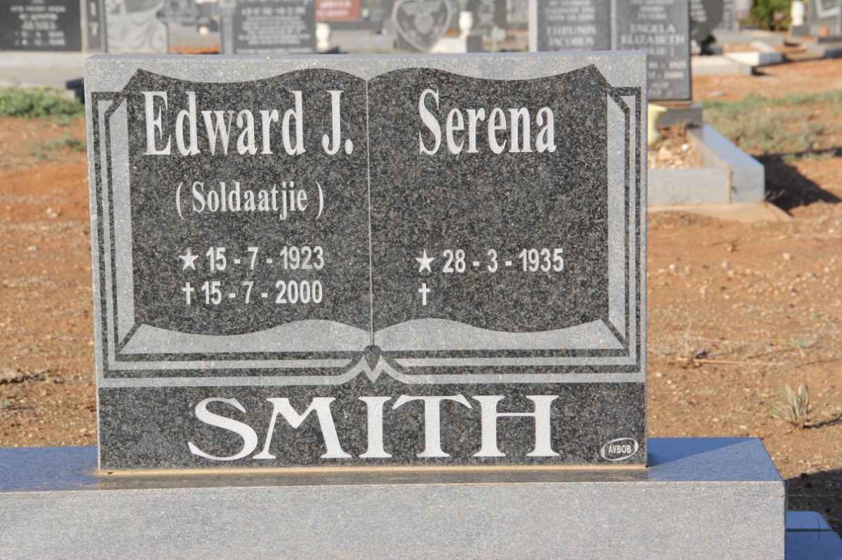 SMITH Edward J. 1923-2000 &amp; Serena 1935-