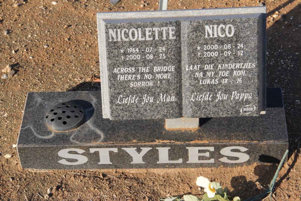 STYLES Nicolette 1964-2000 :: STYLES Nico 2000-2000