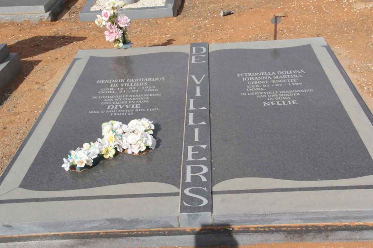 VILLIERS Hendrik Gerhardus, de 1923-2008 &amp; Petronella Dolfina Johanna Martina KNOETZE 1929-