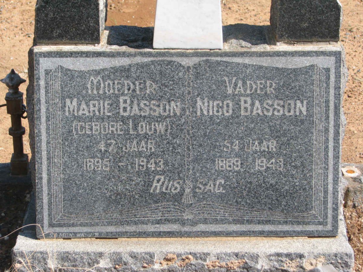 BASSON Nico 1889-1943 &amp; Marie LOUW 1895-1943