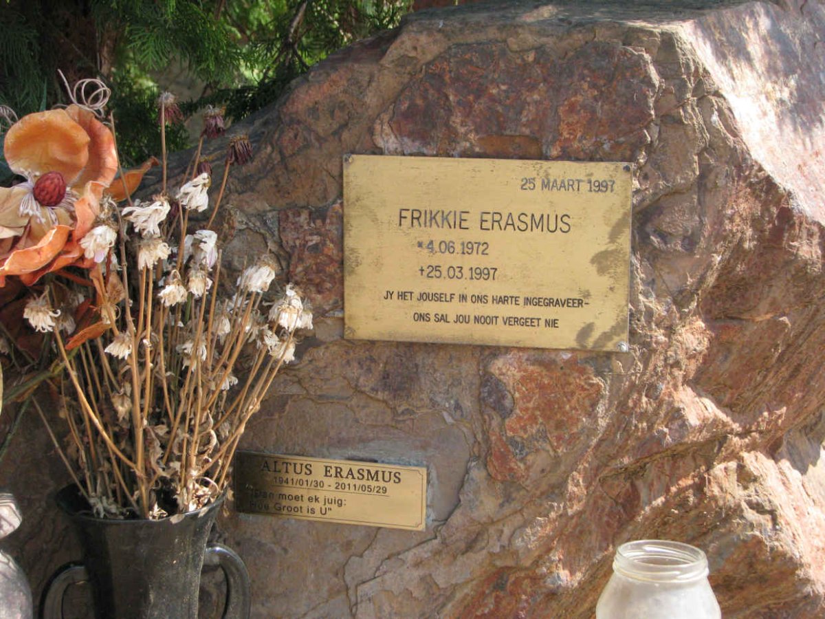 ERASMUS Altus 1941-2011 :: ERASMUS Frikkie 1972-1997