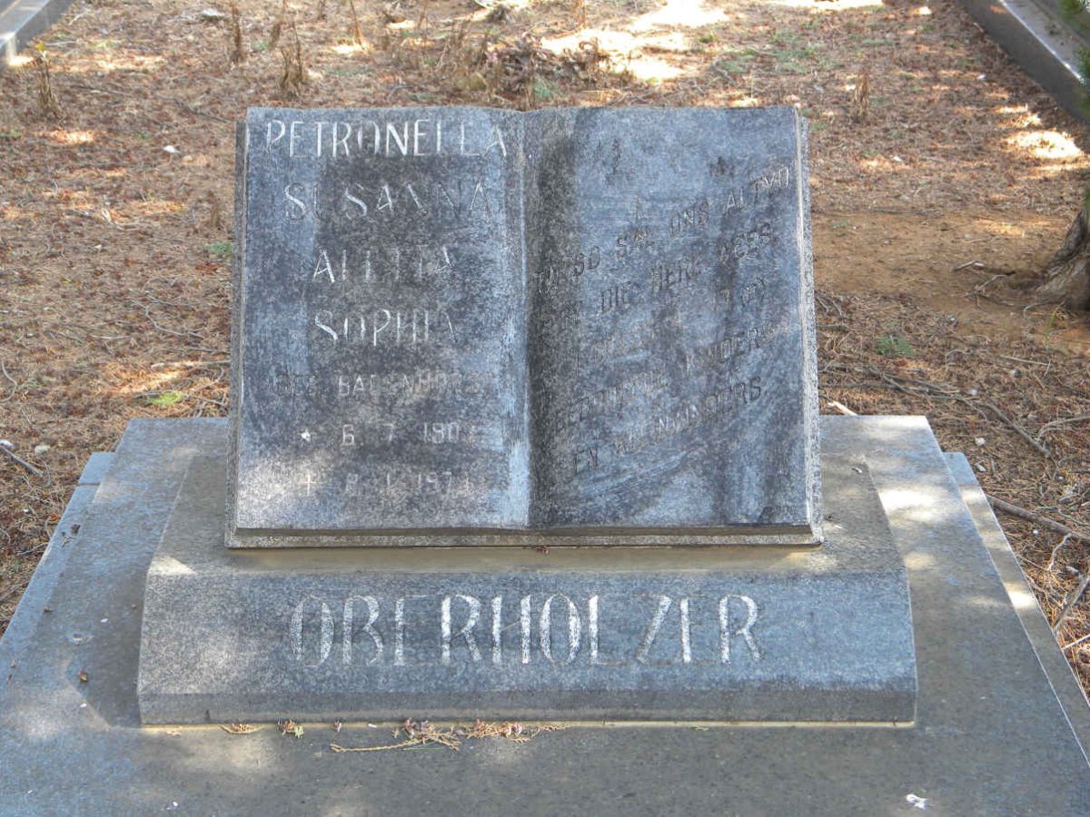 OBERHOLZER Petronella Susanna Aletta Sophia nee BADENHORST 1904-1979