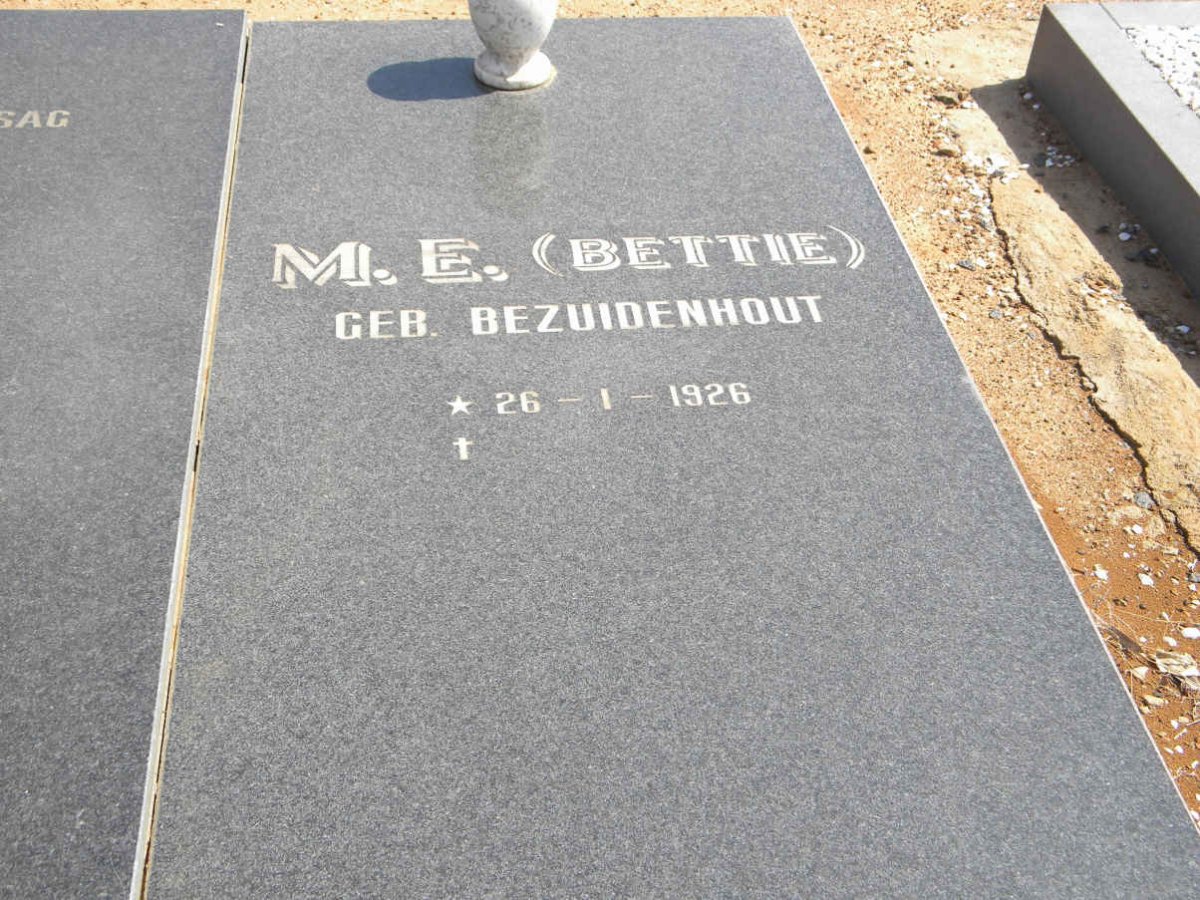 POLEY M.E. nee BEZUIDENHOUT 1926-