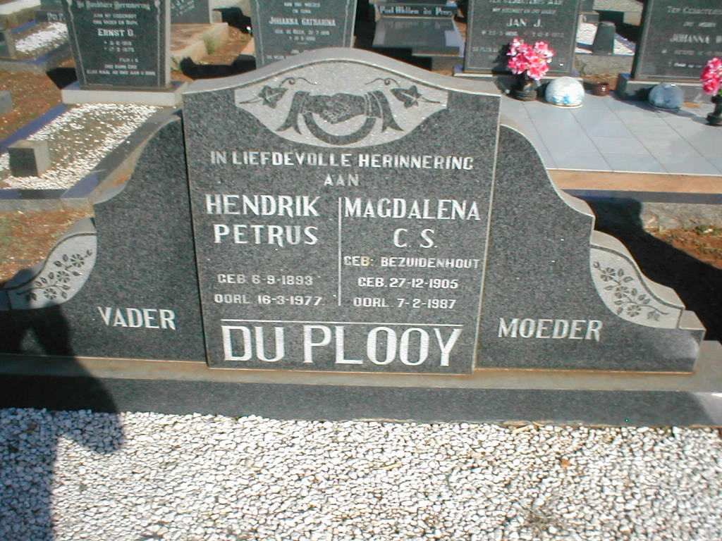 PLOOY Hendrik Petrus, du 1893-1977 &amp; Magdalena C.S. BEZUIDENHOUT 1905-1987