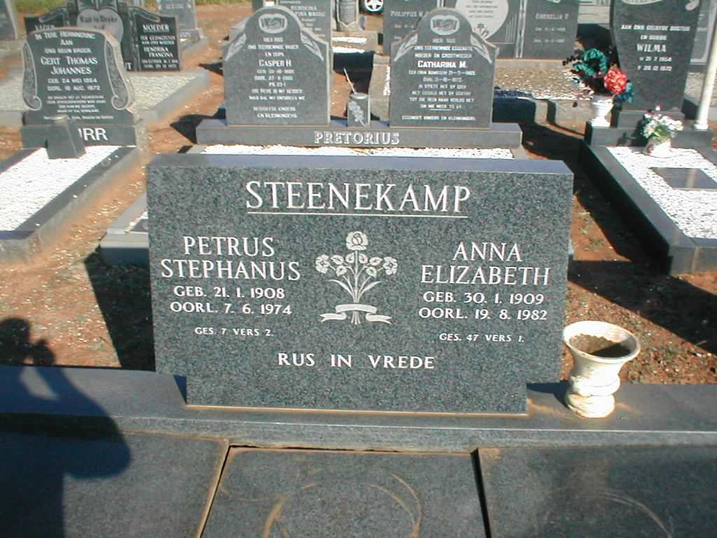 STEENEKAMP Petrus Stephanus 1908–1974 &amp; Anna Elizabeth 1909-1982