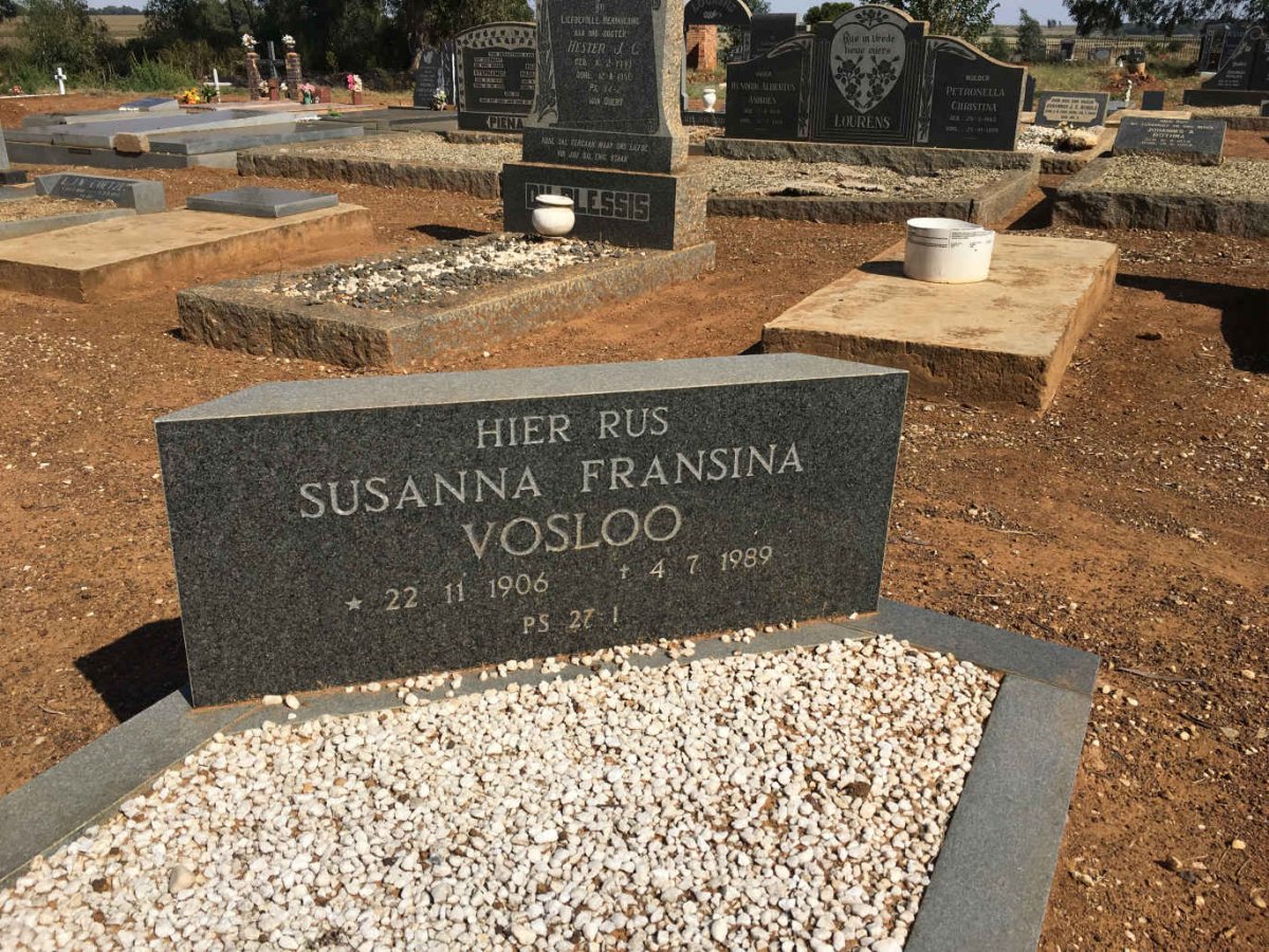 VOSLOO  Susanna Fransina 1906-1989