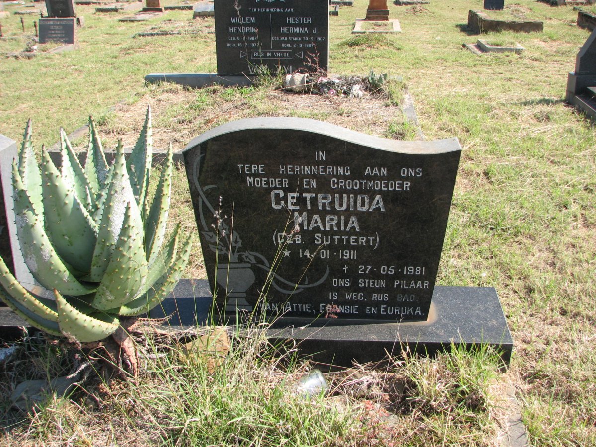 MY? Coenraad Wilhelm 1909-1982 &amp; Getruida Maria SUTTERT 1911-1981