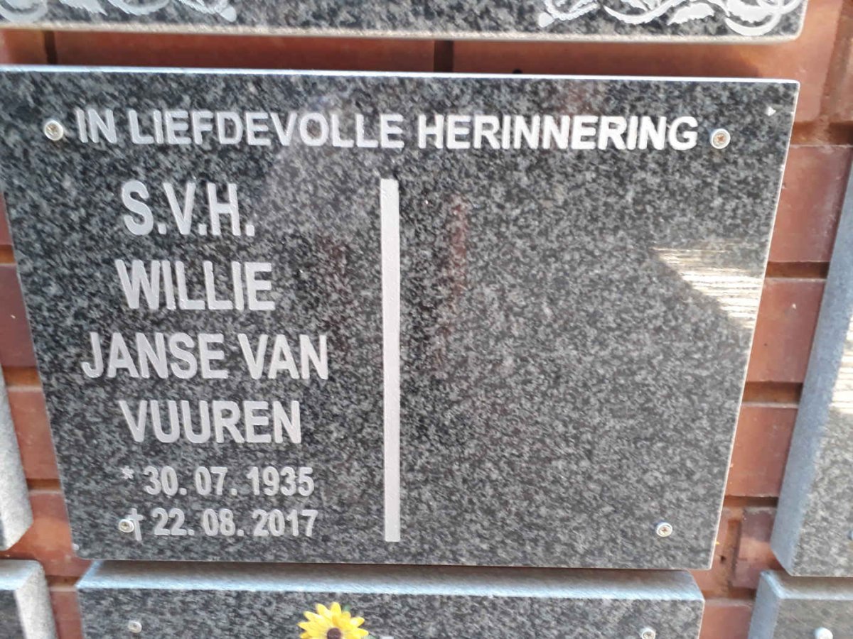 VUUREN S.V.H. Willie, Janse van 1935-2017
