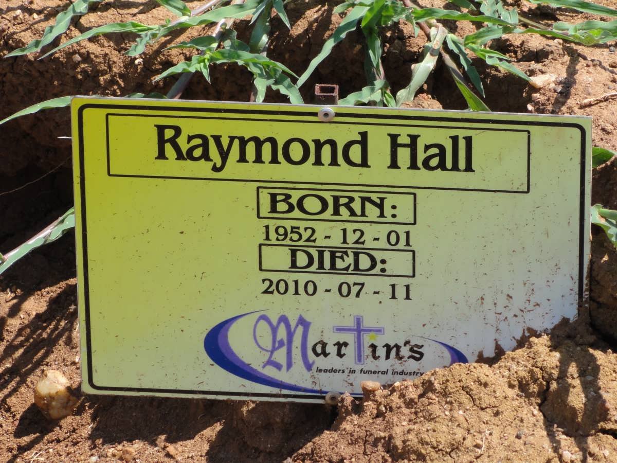 HALL Raymond 1952-2010