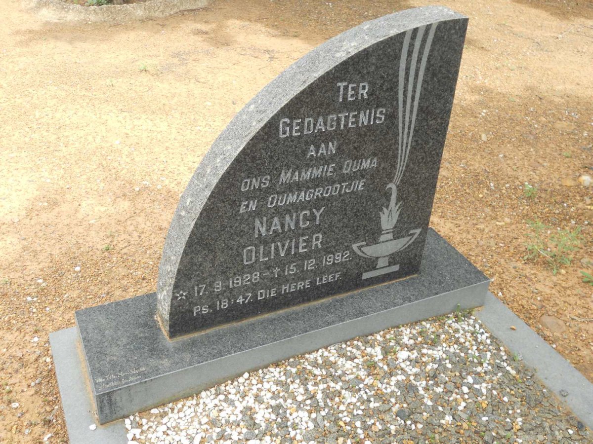 OLIVIER Nancy 1928-1992