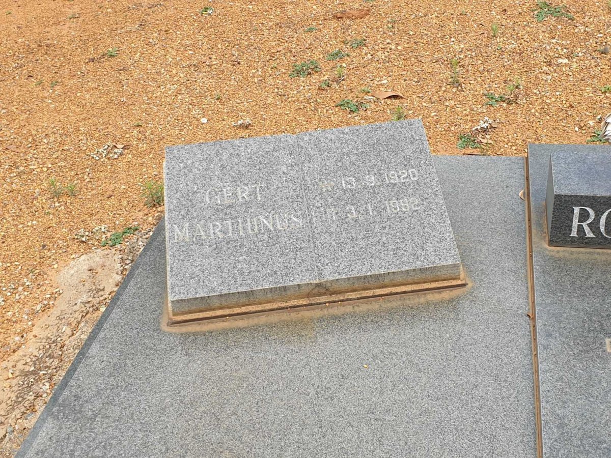 ROSSOUW Gert Marthinus 1920-1992 &amp; Magdalena Carolina 1923-1995