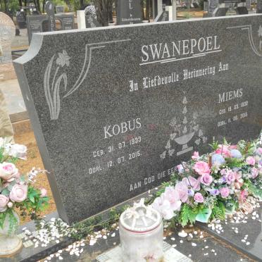 SWANEPOEL Kobus 1933-2015 &amp; Miems 1932-2019