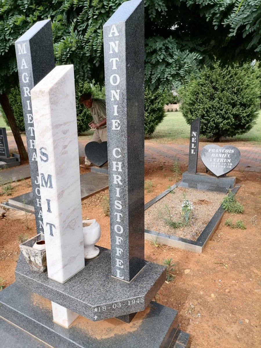 SMIT Antonie Christoffel 1945- &amp; Magrietha Johanna 1945-2011