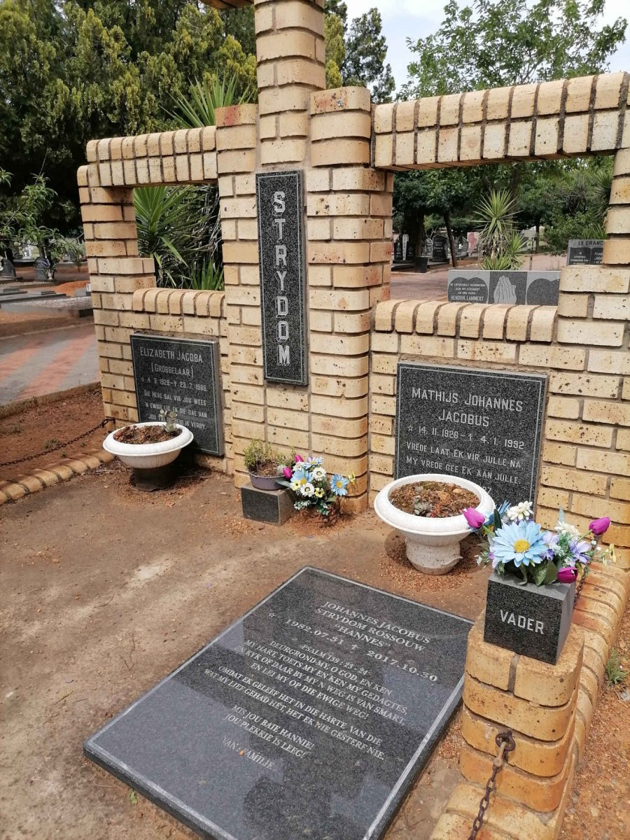 STRYDOM Mathijs Johannes Jacobus 1926-1992 &amp; Elizabeth Jacoba GROBBELAAR 1929-1988