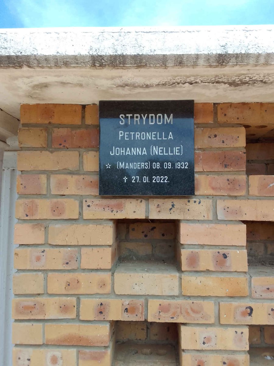 STRYDOM Petronella Johanna nee MANDERS 1932-2022